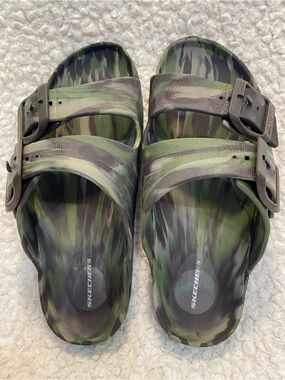 SKECHERS CALI BLAST CAMO SLIDE SANDALS YOUTH SIZE 4